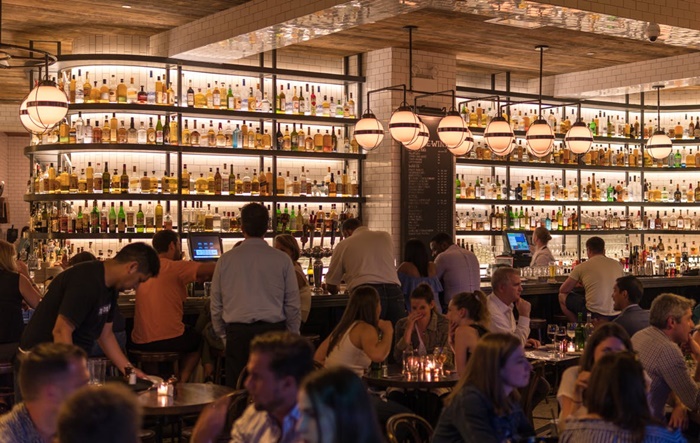 how to become a bartender