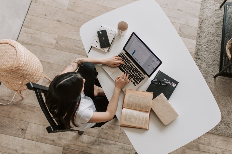 start a virtual assistant service